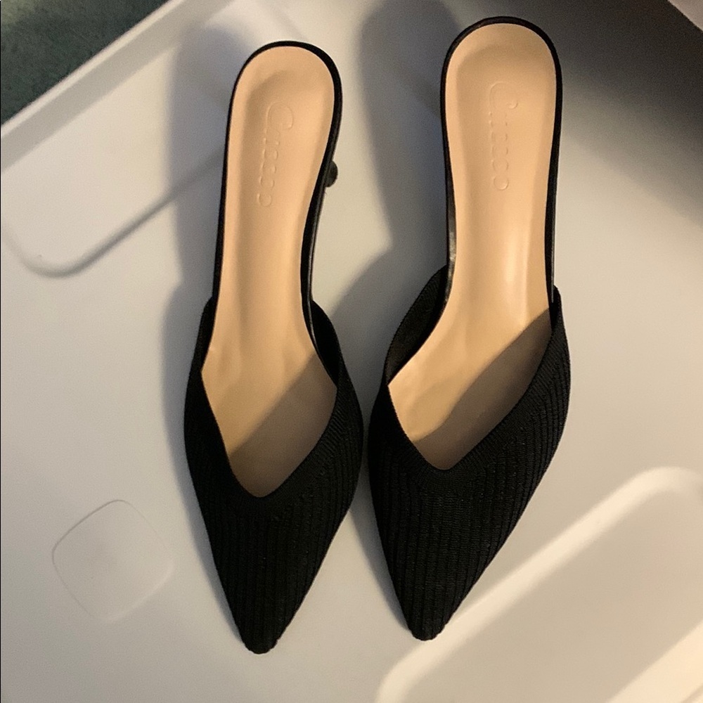Cuccoo Elegant Ribbed Knit Black Mules with Kitten heels